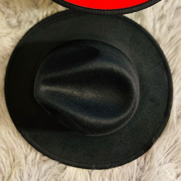 J. ELISE BOUTIQUE Women’s Black Red Accent Botton Fedora Hats main image 4